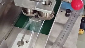 全自動枕式包裝機,一次性口罩包裝機,餅干包裝機,月餅包裝機